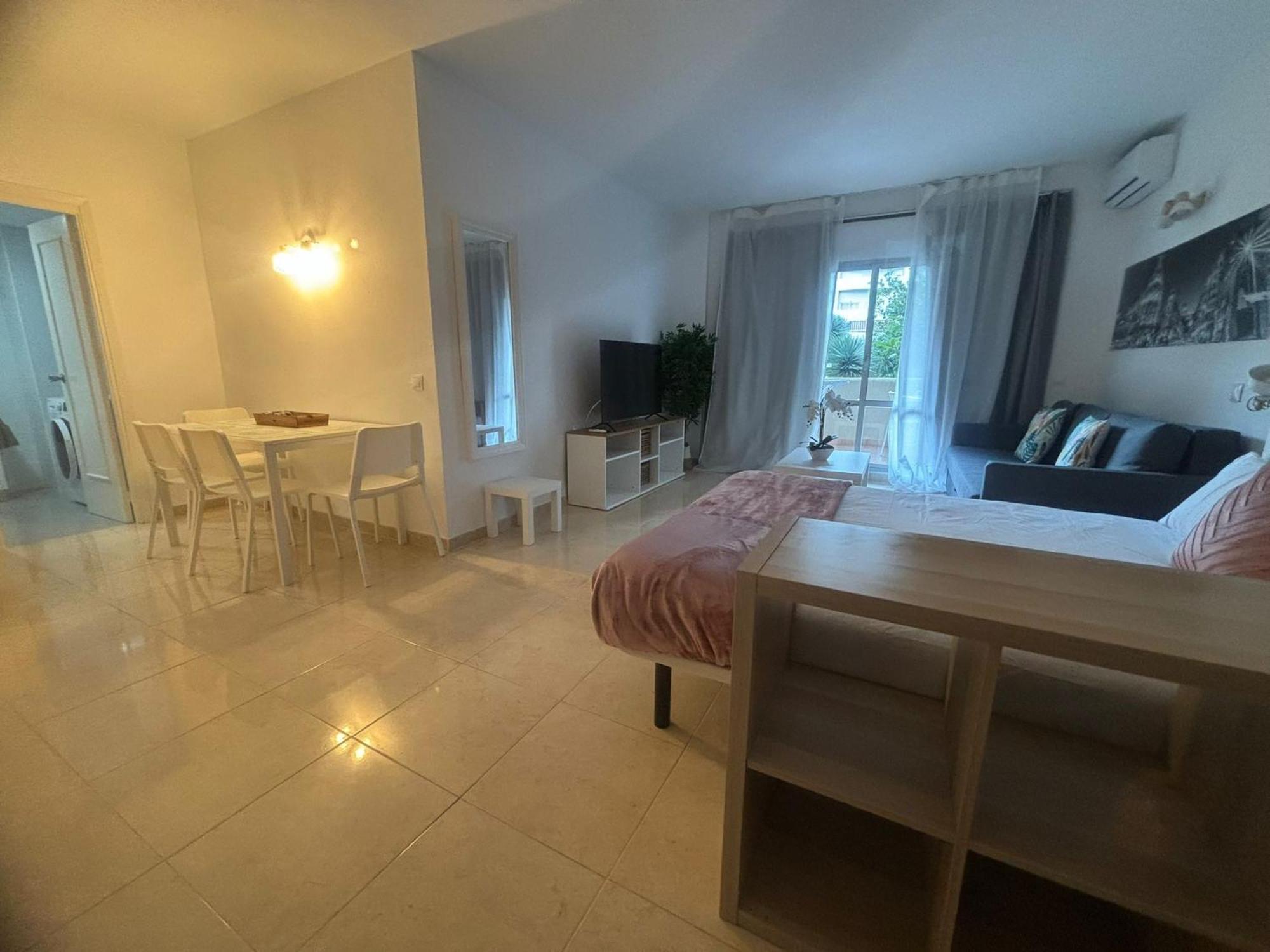 Apartamentos Benalbeach By Benalnova เบนัลมาเดนา ภายนอก รูปภาพ